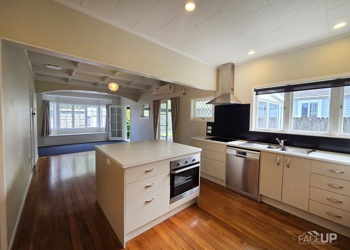  at 1/16 Northcote Road, Takapuna, North Shore City, Auckland