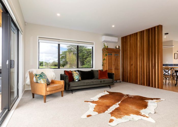  at 10C Kestrel Place, Wai o Taiki Bay, Auckland