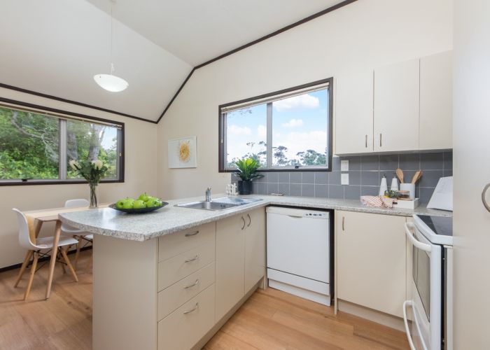  at 4/112 Coronation Road, Hillcrest, Auckland