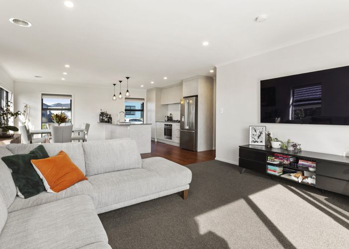  at 5 Boeing Way, Newlands, Wellington