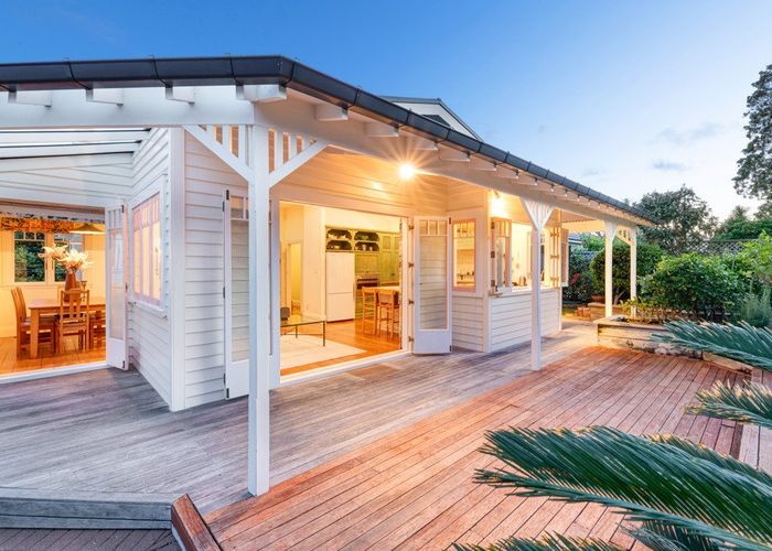  at 6 Seabreeze Road, Narrow Neck, North Shore City, Auckland