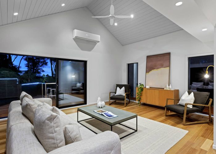  at 25 Longfellow Parade, Titirangi, Waitakere City, Auckland