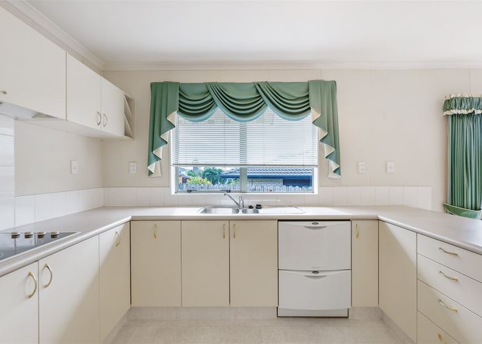  at 83 Buscomb Avenue, Henderson, Auckland