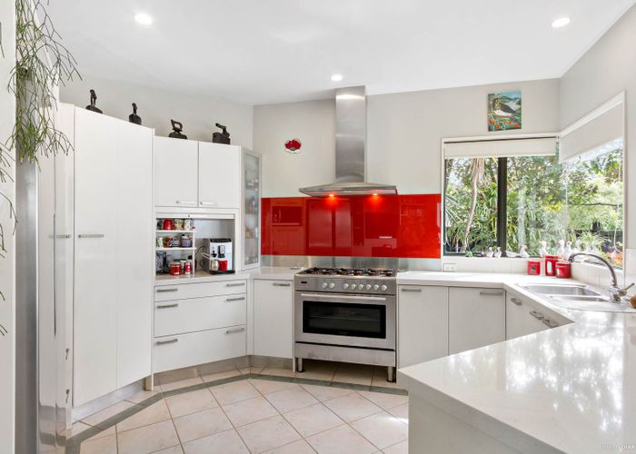  at 33 Picasso Drive, West Harbour, Auckland