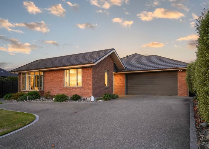  at 8 Belgrove Place, Parklands, Christchurch