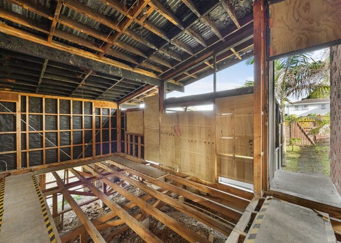  at 13 Cedar Heights Avenue, Massey, Waitakere City, Auckland
