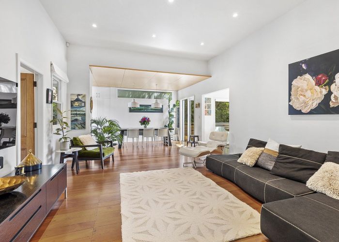  at 69 Creswick Terrace, Northland, Wellington