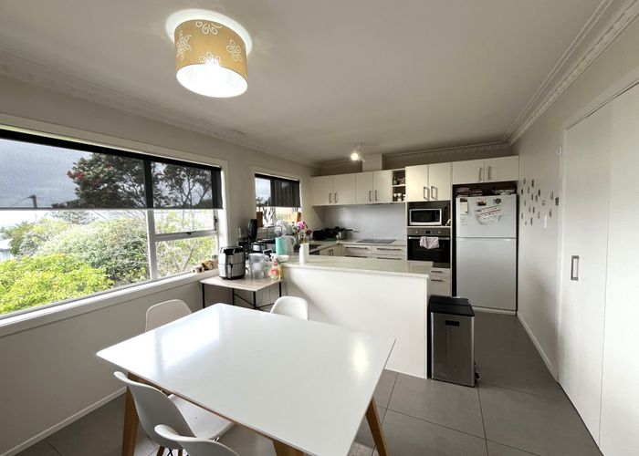 at 3/205 Onewa Road, Birkenhead, North Shore City, Auckland
