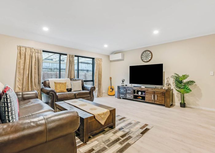  at 14 Villino Place, Randwick Park, Auckland
