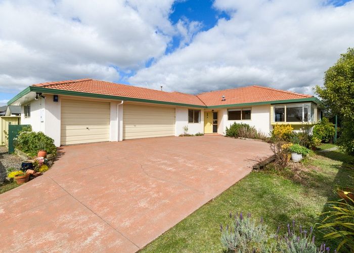  at 68 Pacific Drive, Fitzherbert, Palmerston North