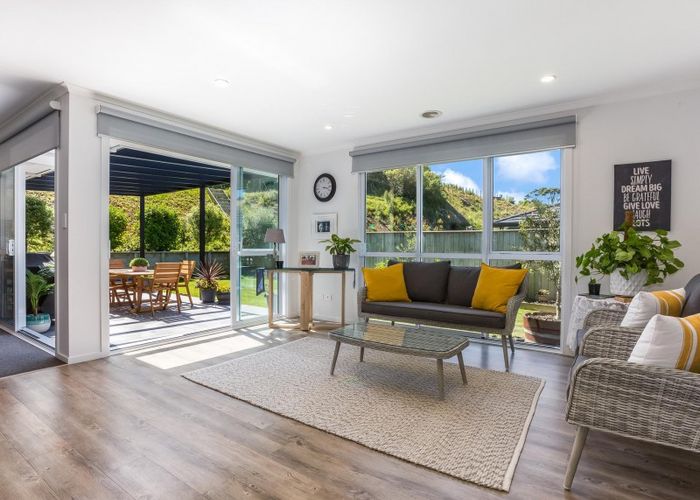  at 35 Banks Boulevard, Whitby, Porirua