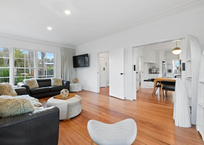  at 44 Lake Pupuke Drive, Takapuna, Auckland