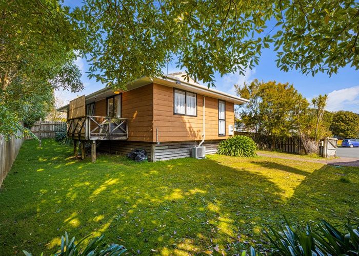  at 1/64 Meadowvale Rise, Titirangi, Auckland