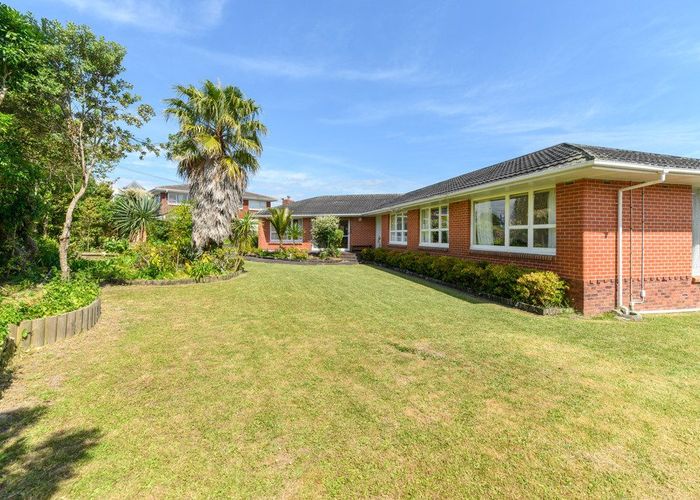  at 6 Heaphy Street, Blockhouse Bay, Auckland