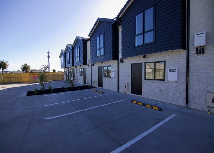  at 10/52 Queens Avenue , Frankton, Hamilton, Waikato
