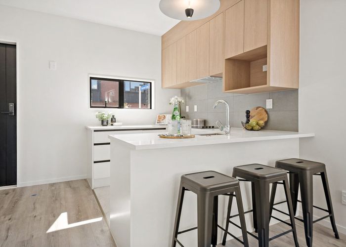  at 4-21 Tokarewa Close, Mount Wellington, Auckland City, Auckland