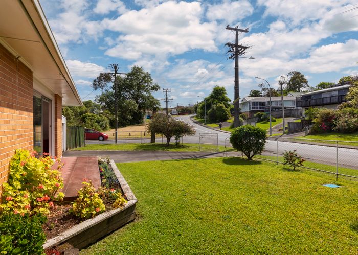  at 1/73 Vodanovich Road, Te Atatu South, Auckland