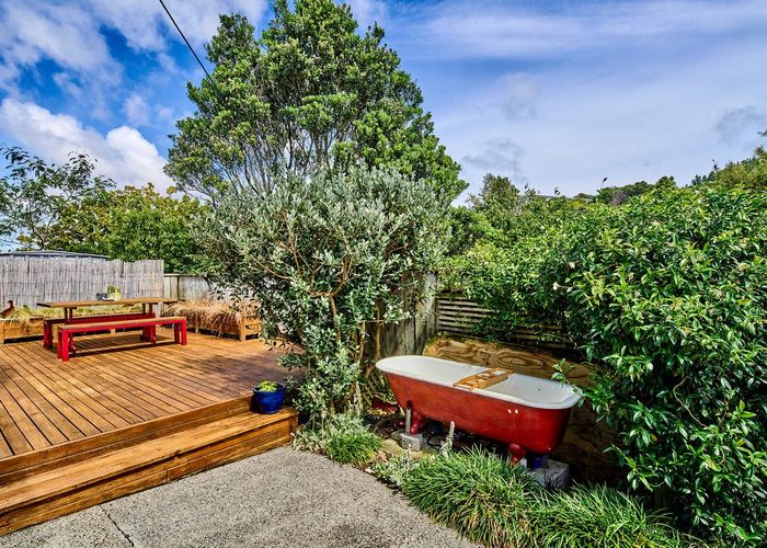  at 35 Lincoln Avenue, Tawa, Wellington, Wellington