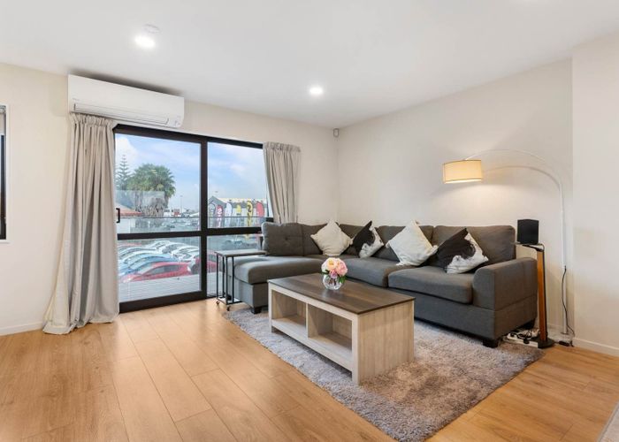  at 2/20 Charles Street, Papatoetoe, Manukau City, Auckland