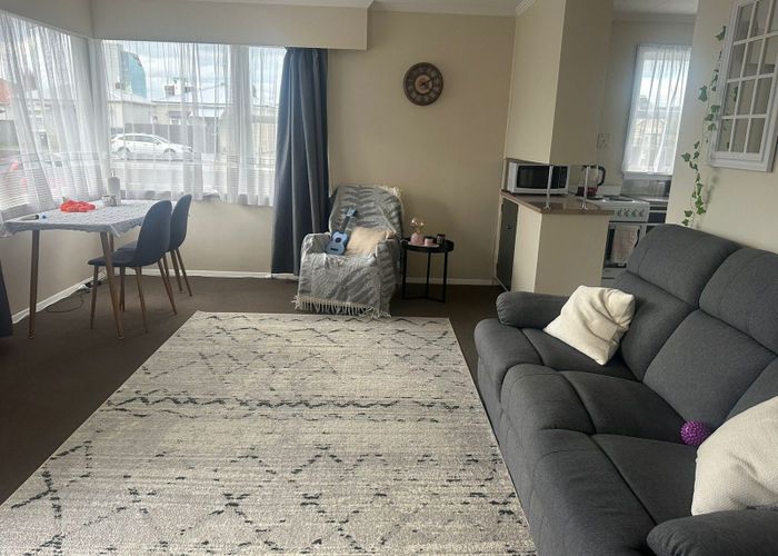  at 2/100 Pitt Street, Palmerston North