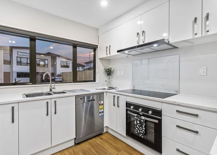  at 13 Millcroft Lane, Ranui, Waitakere City, Auckland
