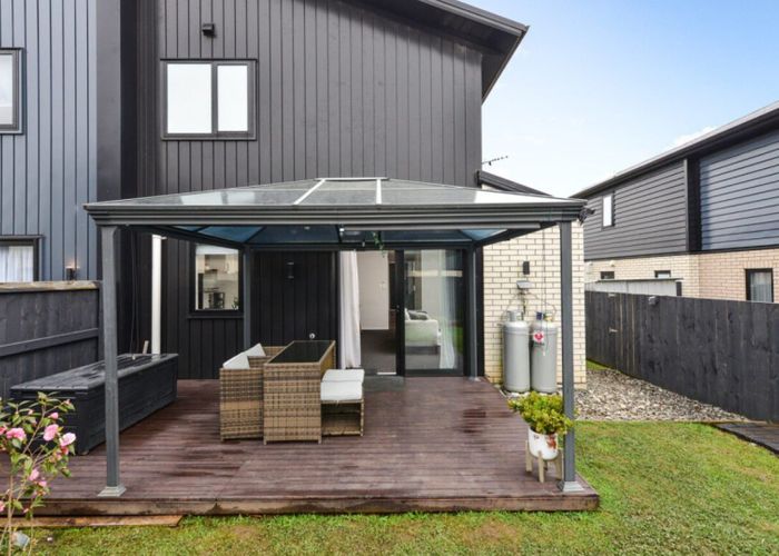  at 2/64 Cabourne Drive, Glenview, Hamilton