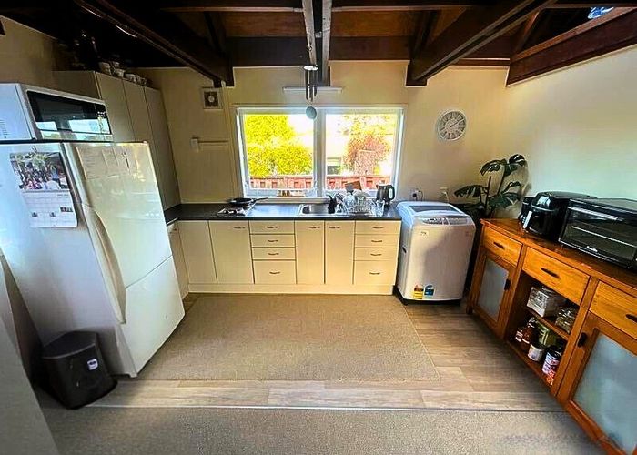  at 1/10 Anakiwa Place, Milford, North Shore City, Auckland