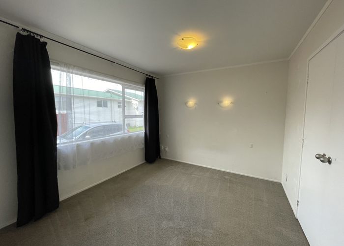  at 2/37 Stredwick Drive, Torbay, North Shore City, Auckland