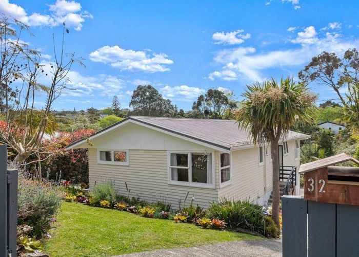  at 32 Infidel Place, Torbay, Auckland