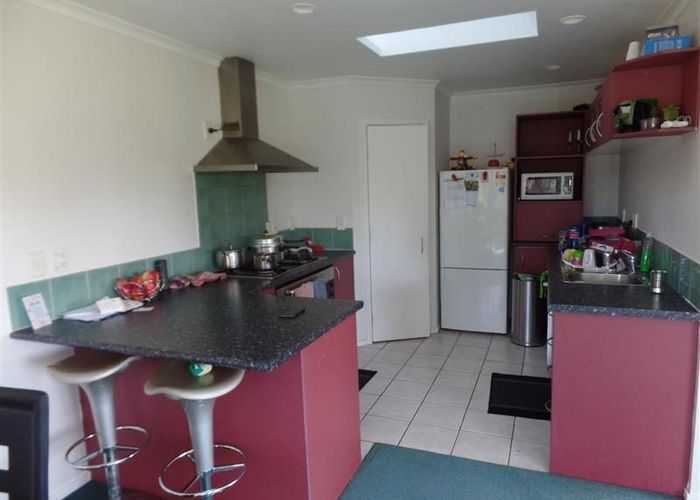  at 33 Vanguard Road, Kelston, Waitakere City, Auckland