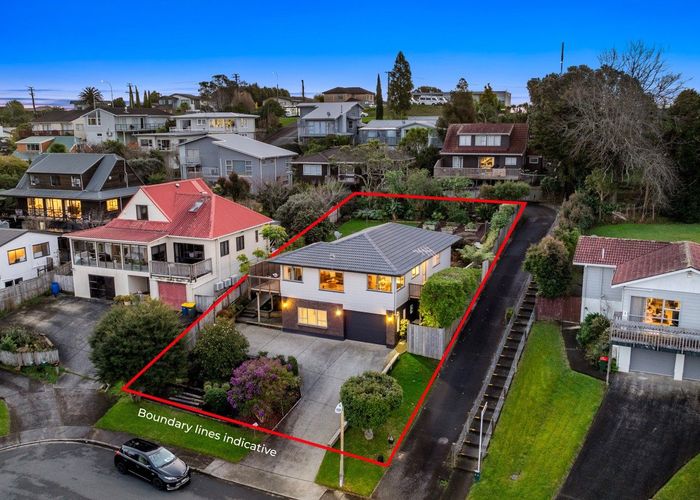  at 15 Tableau Place, Totara Vale, Auckland