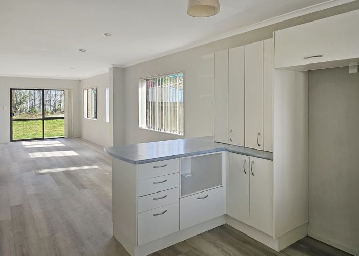  at 98D Naylors Drive, Mangere, Auckland