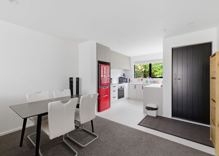  at 2/11 Brockworth Place, Riccarton, Christchurch City, Canterbury