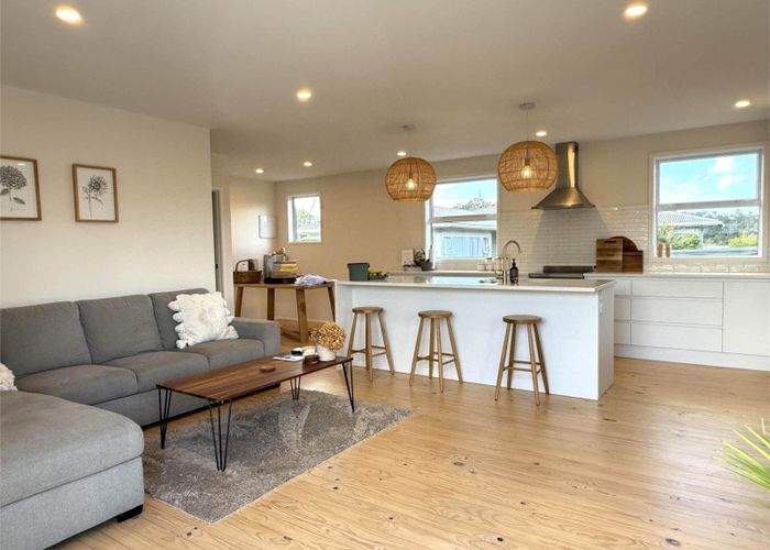  at 16 Eskdale Road, Birkdale, Auckland