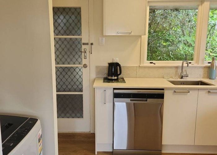  at 24b Dudding Ave, Northcote, North Shore City, Auckland