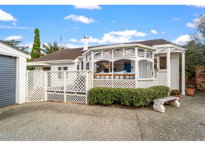  at 2/23 Cecil Road, Milford, Auckland