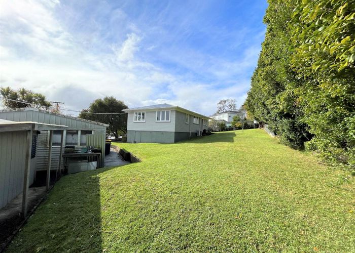  at 14 Springside Place, New Lynn, Waitakere City, Auckland
