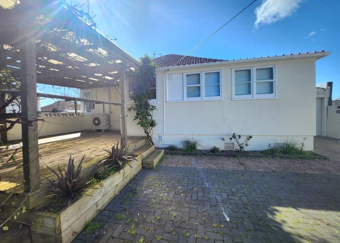  at 44 Church Street, Otahuhu, Auckland