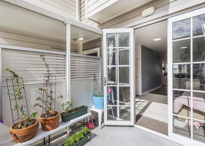  at 33 Little George Street, Thorndon, Wellington