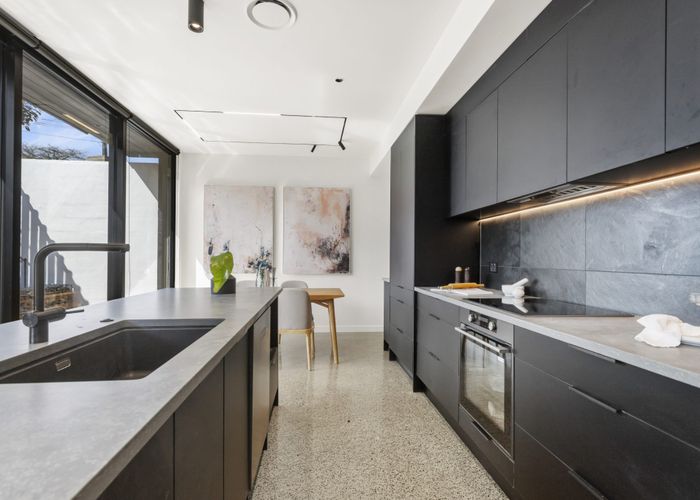  at 33 Chesterfield Avenue, Glendowie, Auckland City, Auckland