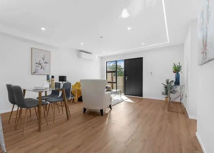  at 4/1 Benita Place, Sunnyvale, Waitakere City, Auckland