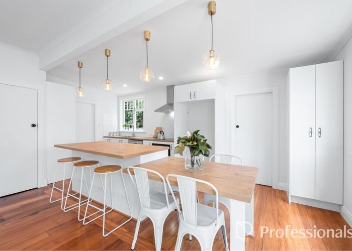  at 2/6 Pohutukawa Street, Woburn, Lower Hutt, Wellington