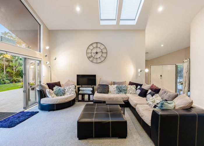  at 18 Oakford Park Crescent, Greenhithe, North Shore City, Auckland