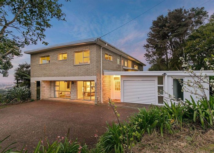  at 1144 Scenic Drive North, Swanson, Waitakere City, Auckland