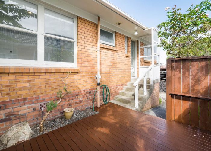  at 4/85 Lake Road, Belmont, North Shore City, Auckland