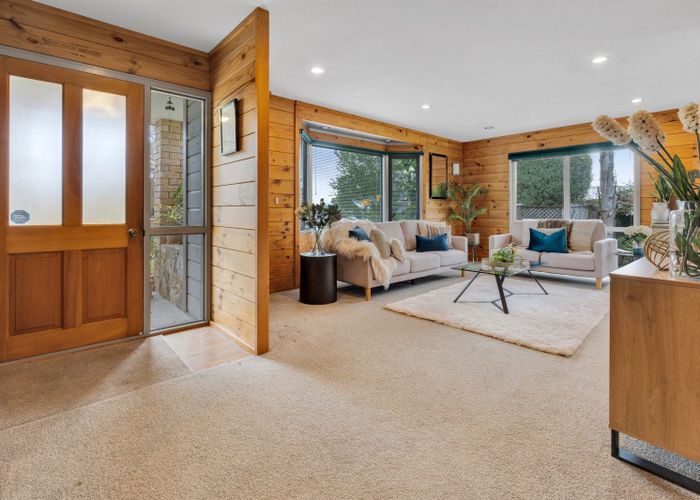  at 34 Lochend Place, Highland Park, Auckland