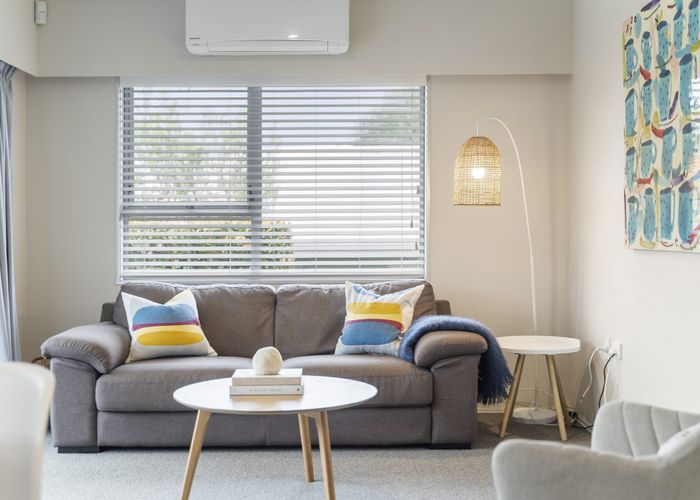  at 2/13 Tawa Road, Onehunga, Auckland