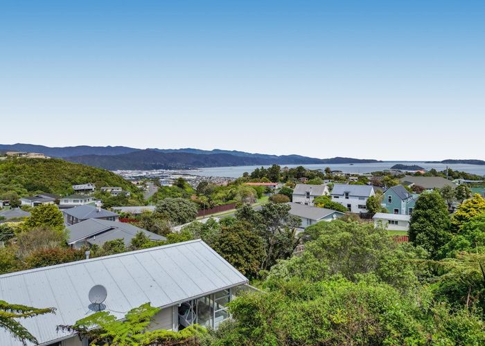  at 184 Dowse Drive, Maungaraki, Lower Hutt, Wellington