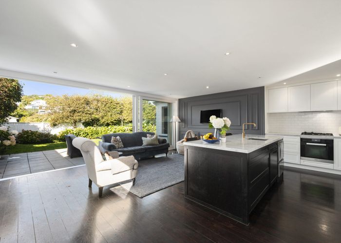  at 18 Farm Road, Northland, Wellington