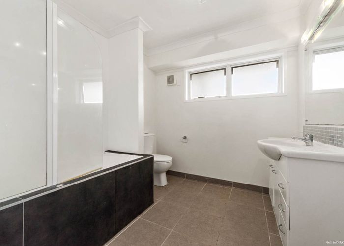  at 8 Vari Place, Bayview, North Shore City, Auckland